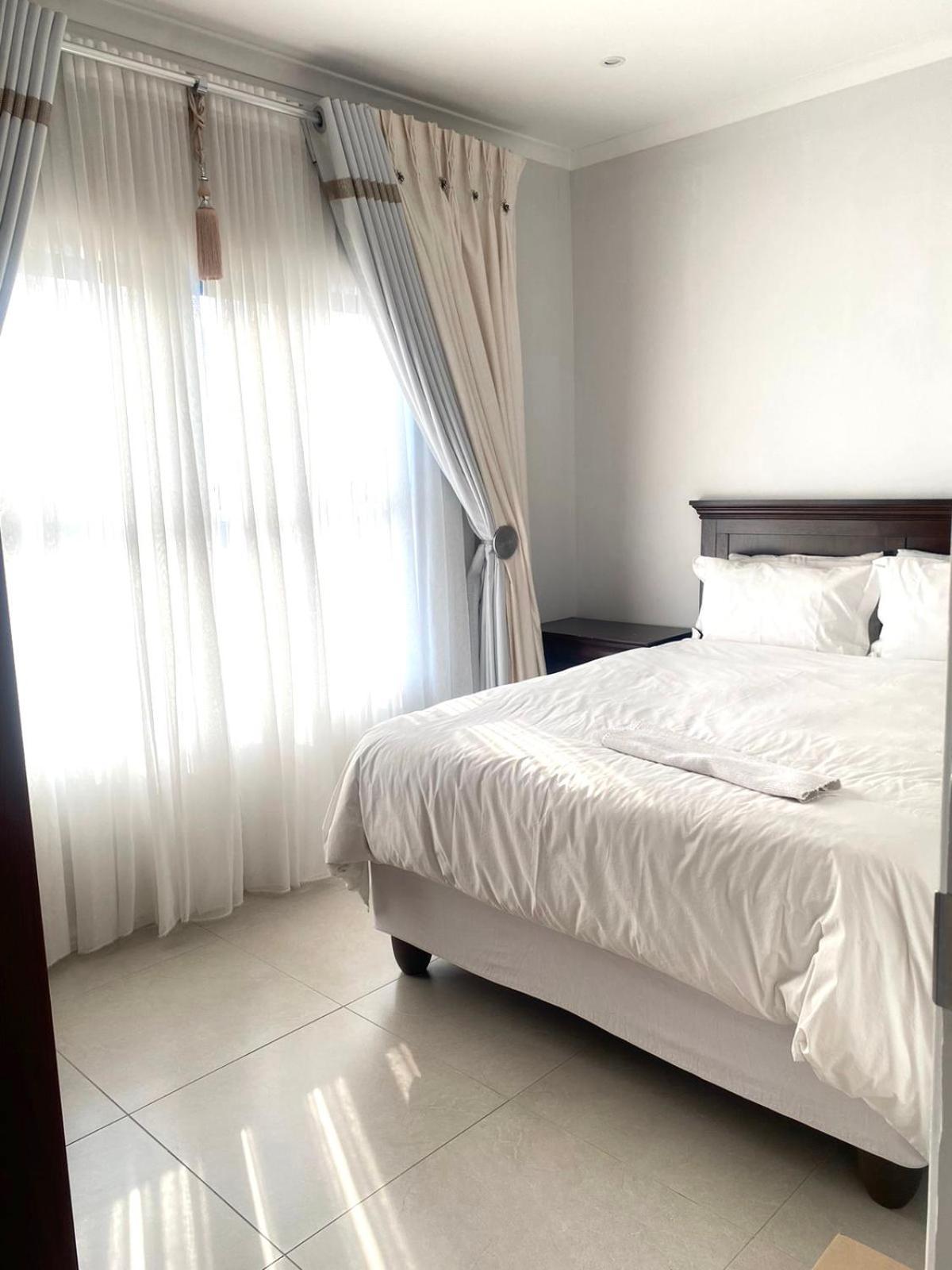 Holiday home Five Bedrooms Cape Town